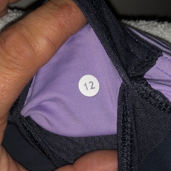 Lulu lemon capris - Picture 5 of 5